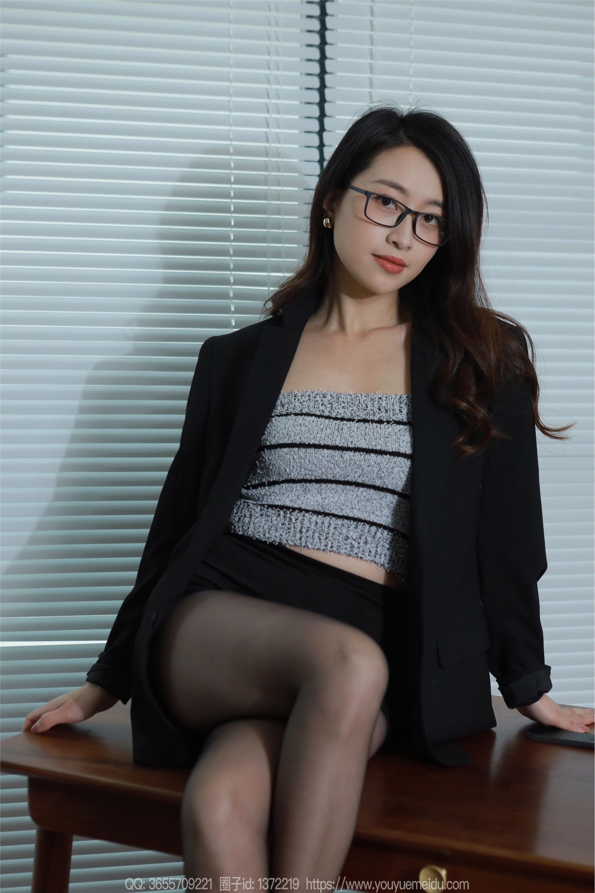 IESS异思趣向  2024.03.04 丝享家 1678 小婕《眼镜OL（下）》